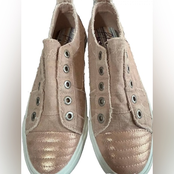 Blowfish Malibu Rose dust Color washed Linen fashion sneakers.Pink size 10 New - Picture 2 of 9
